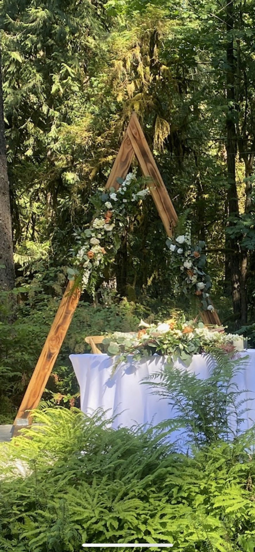 Triangle wedding arch