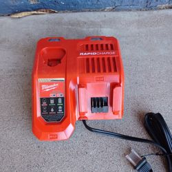 RAPID CHARGER MILWAUKEE 