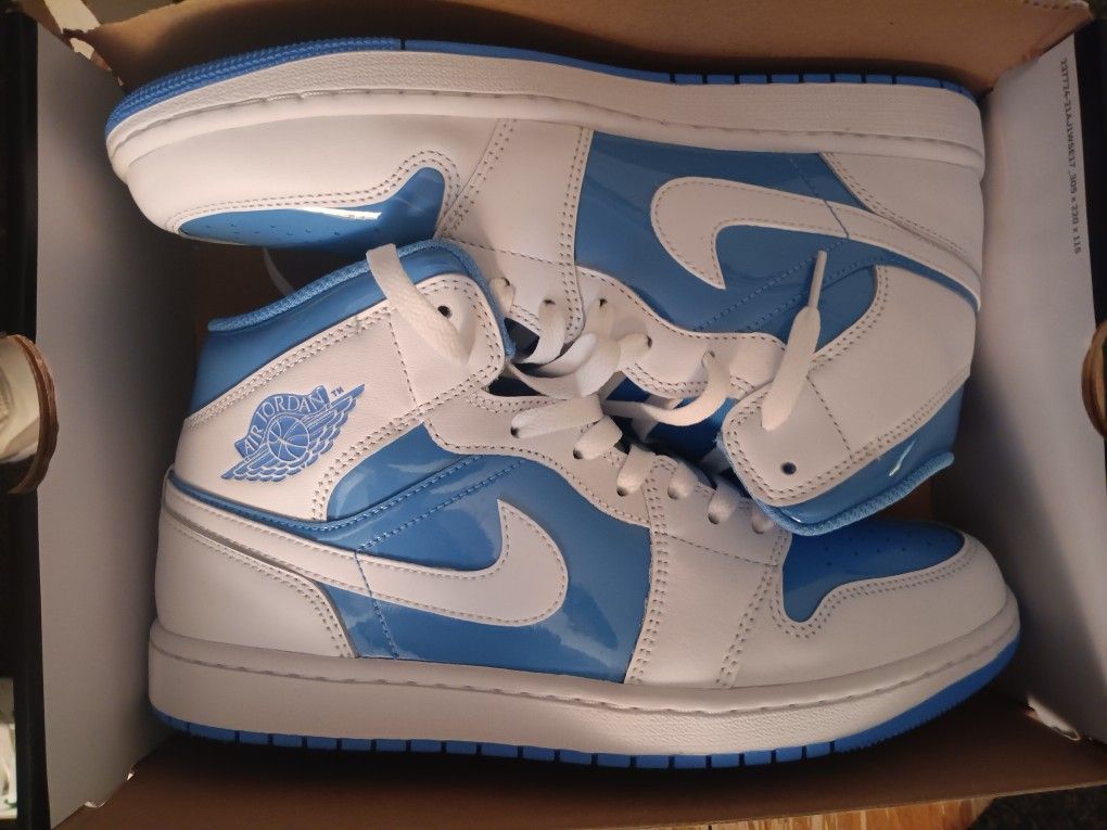 Jordan 1 Mid Top Baby Blue And White