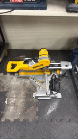 Dewalt sliding compound miter saw dws780