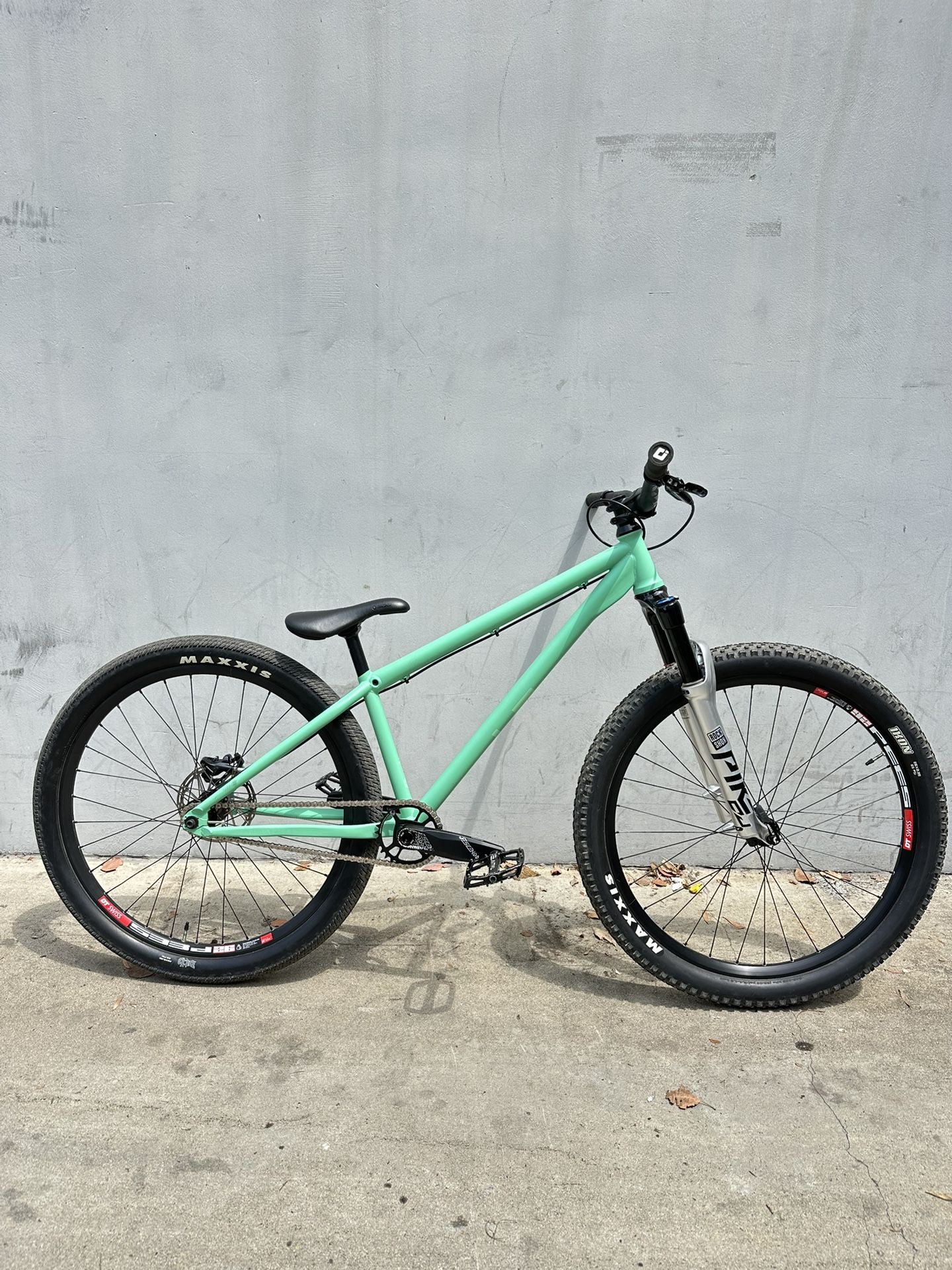 YT Dirt Love dirt Jumper Mountain Bike