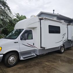 2004 Lexington Motor Home 