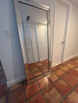 Mirror: Large modern wall mirror in excellent condition