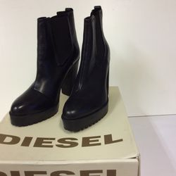 Diesel Women’s Charon Leather Boots Brand New In Box