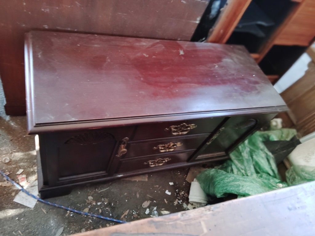 Lane Brand Wood Chest
