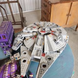 LEGO Star Wars Millennium Falcon 75257 