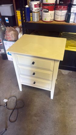 White night stand