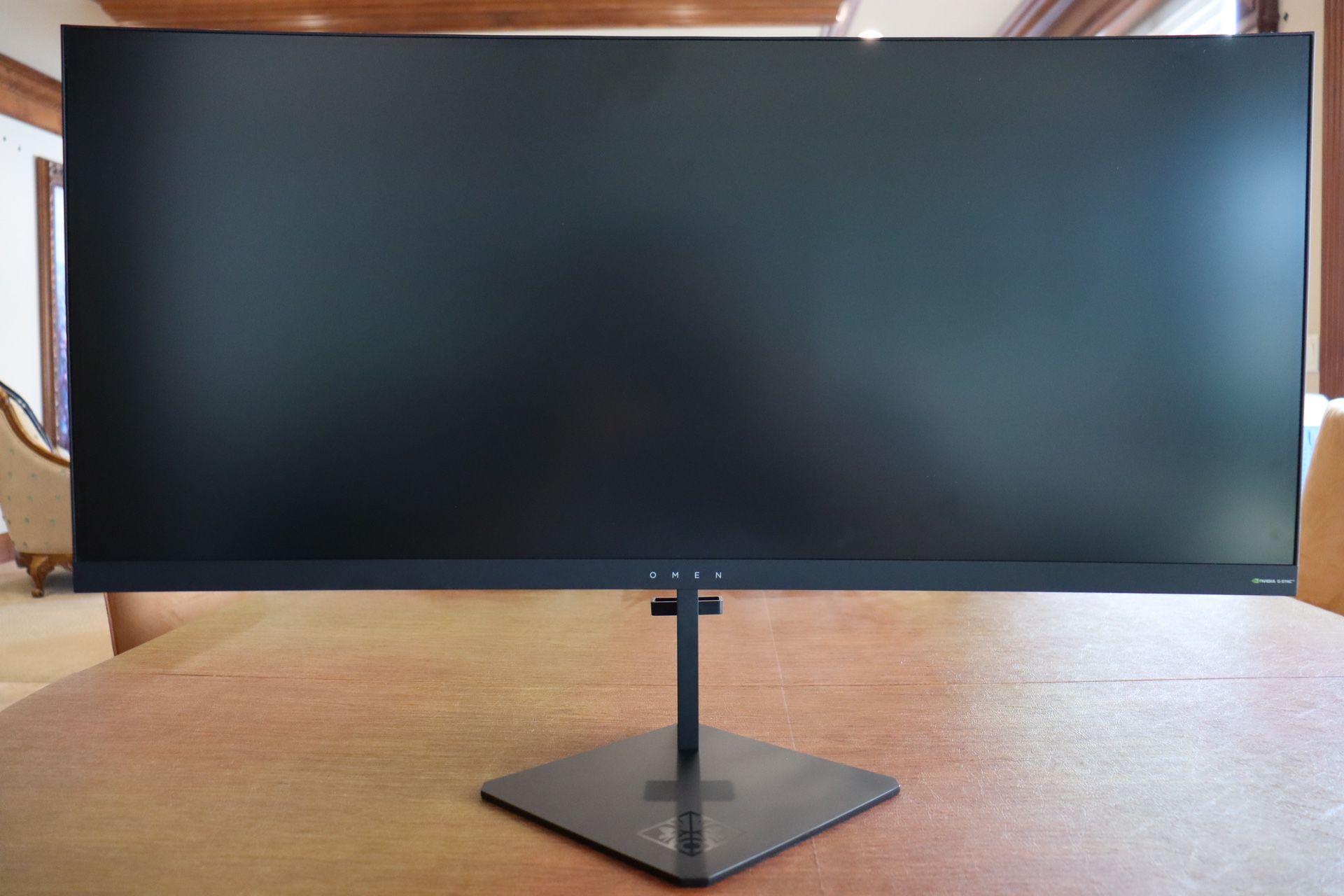 OMEN X 35” Curved QHD Ultrawide G-SYNC Monitor + NZXT HUE Ambient