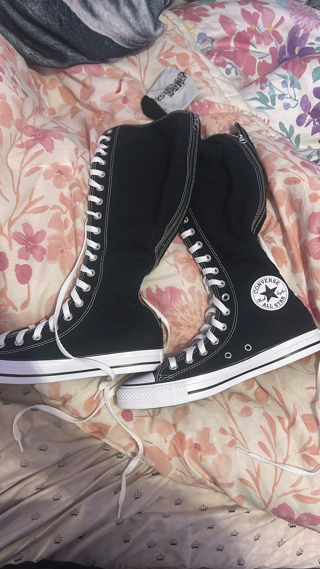 Women’s Sz 9 Knee High Converse