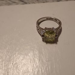 Ladies Ring