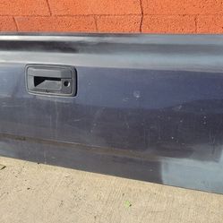 2014 To 18 Chevy Silverado 1500 Tail Gatte