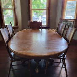6 PC. Oak Dining Room Table
