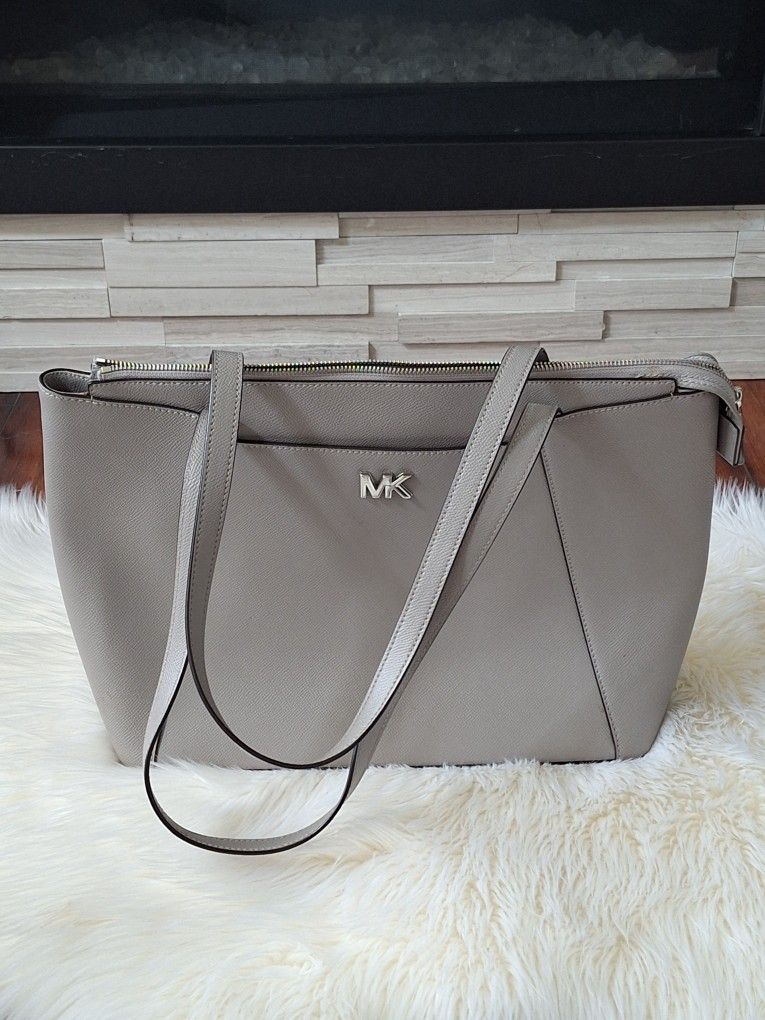Michael Kors Maddie Gray Tote BagMichael Kors Maddie Gray Tote