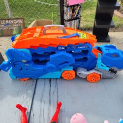 Hot wheels city ultimate T-Rex 