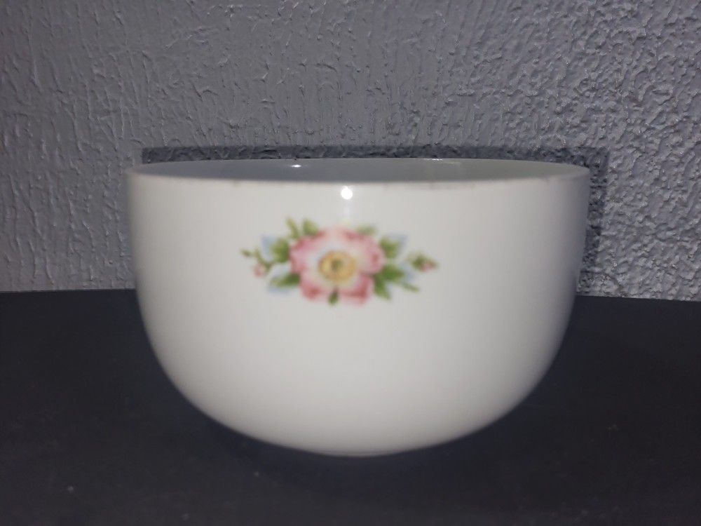 Rose White 1945 Hall China Vintage Mixing Bowl 7 In Diameter