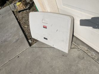 Baby changing station for business- like new- RUBBERMAID