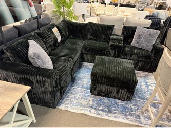 Cute sectional! With ottoman! Cup holders! 🎉😘❤️