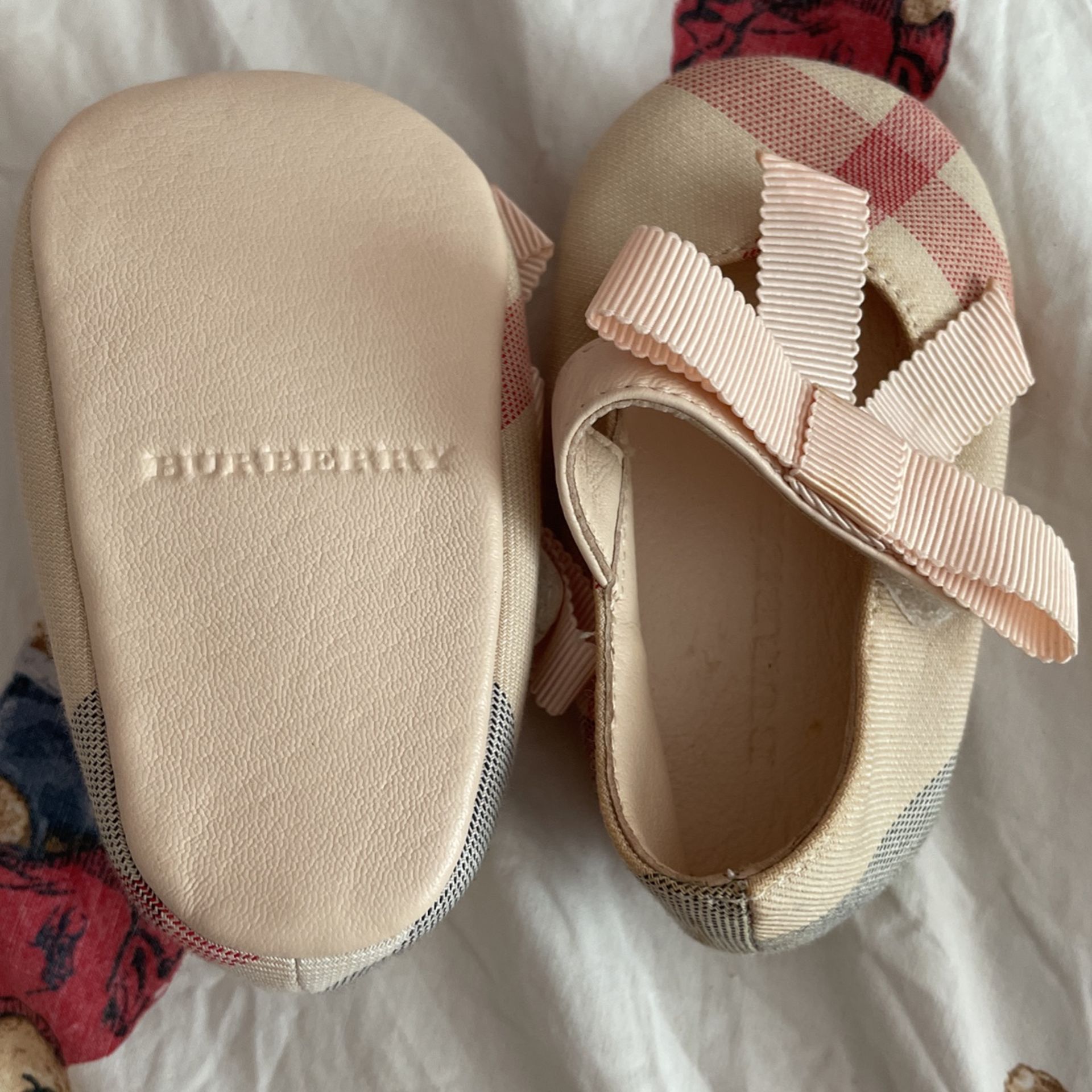 Burberry infant girl shoes deals