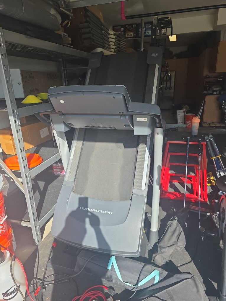 HEALTHRIDER Folding treadmill, Fully Functional, Works Great! Pick Up Only, No Delivery.
