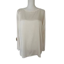 New j.jill Woman’s White Top with Long Sleeves, Sz M