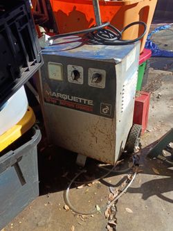 32-140 Marquette Battery charger