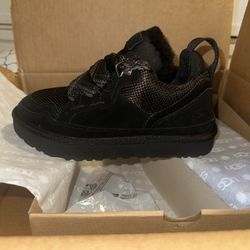 UGG Lowmel Sneaker Size 7W