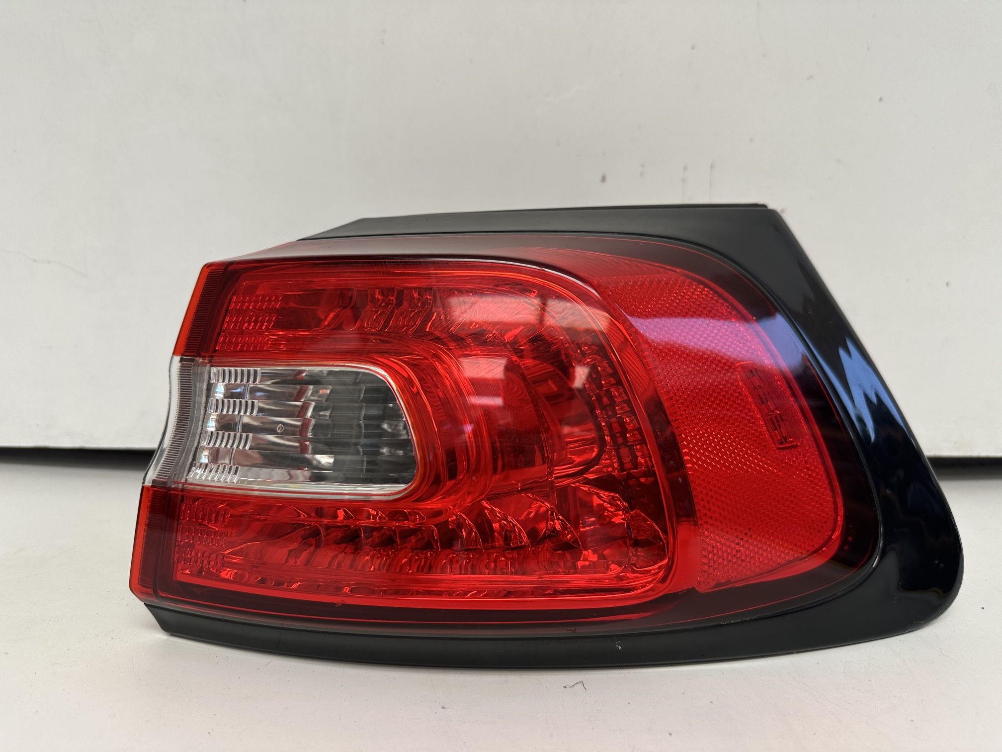 2014 2015 2016 2017 2018 JEEP CHEROKEE REAR RIGHT PASSENGER SIDE TAIL LIGHT OEM