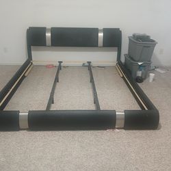 King size floor panel bed