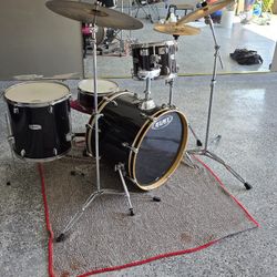 Mapex Drum Set