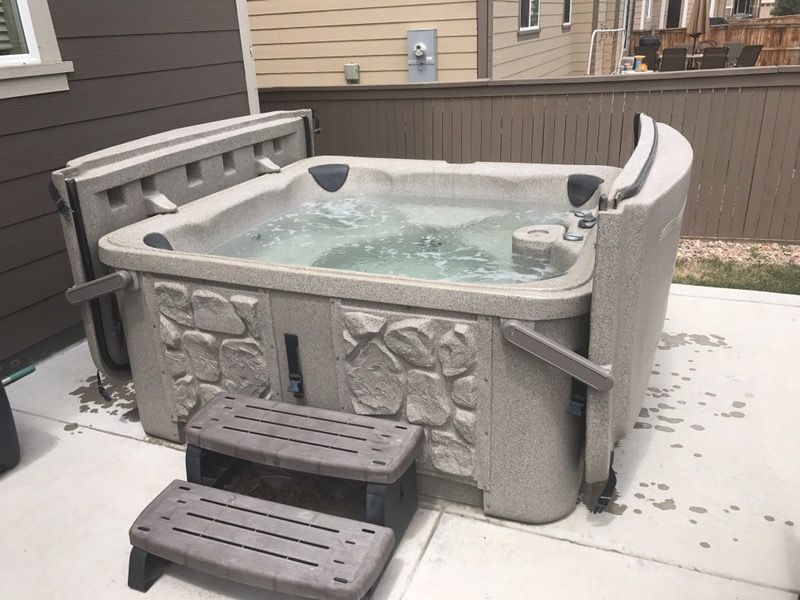 Hot-Tub 2014 Tuff Spa Tt400