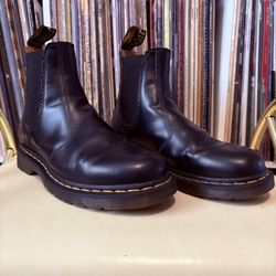 Dr.Marten Chelsea Boots Size 7 US M