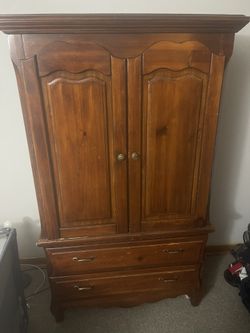 Large wooden Wardrobe & Armoire 