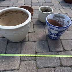 4 Planter Pots In Different Sizes