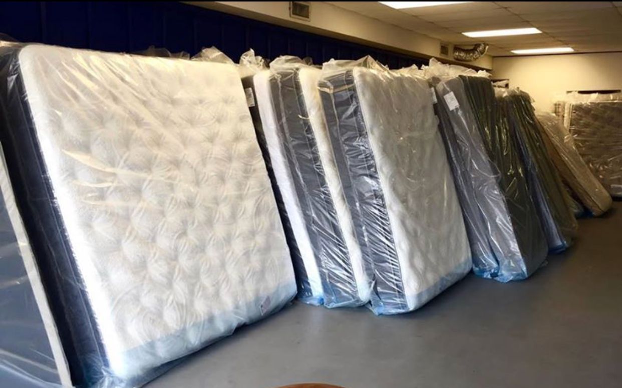 Moving OUT NEW MATTRESSES