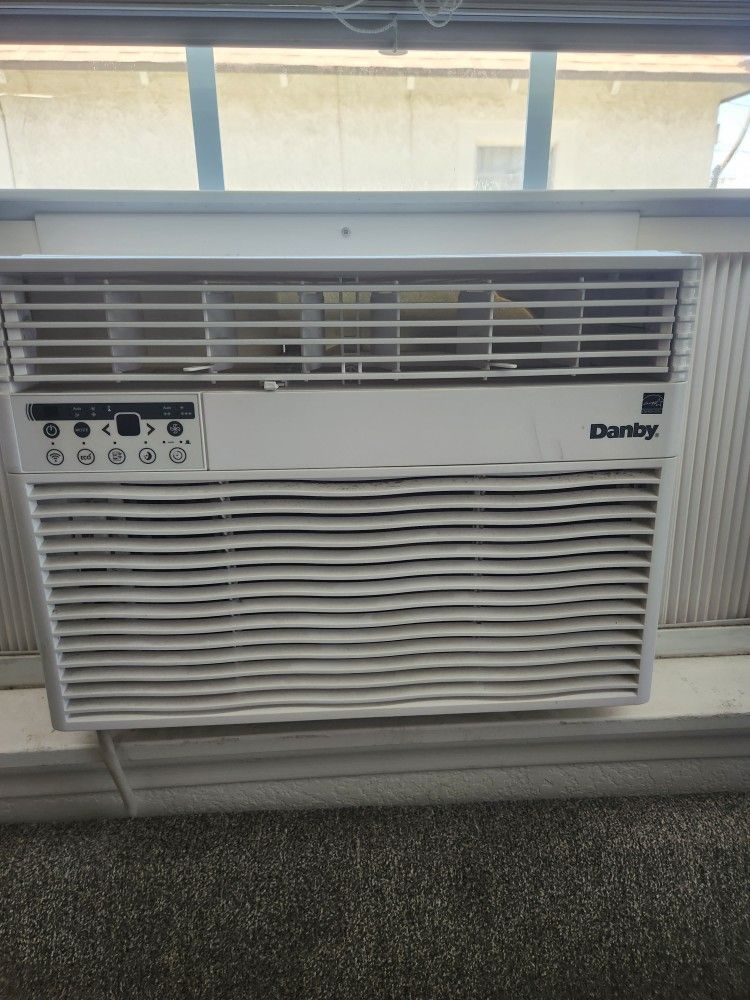 Danby Air Conditioner 12,000btu