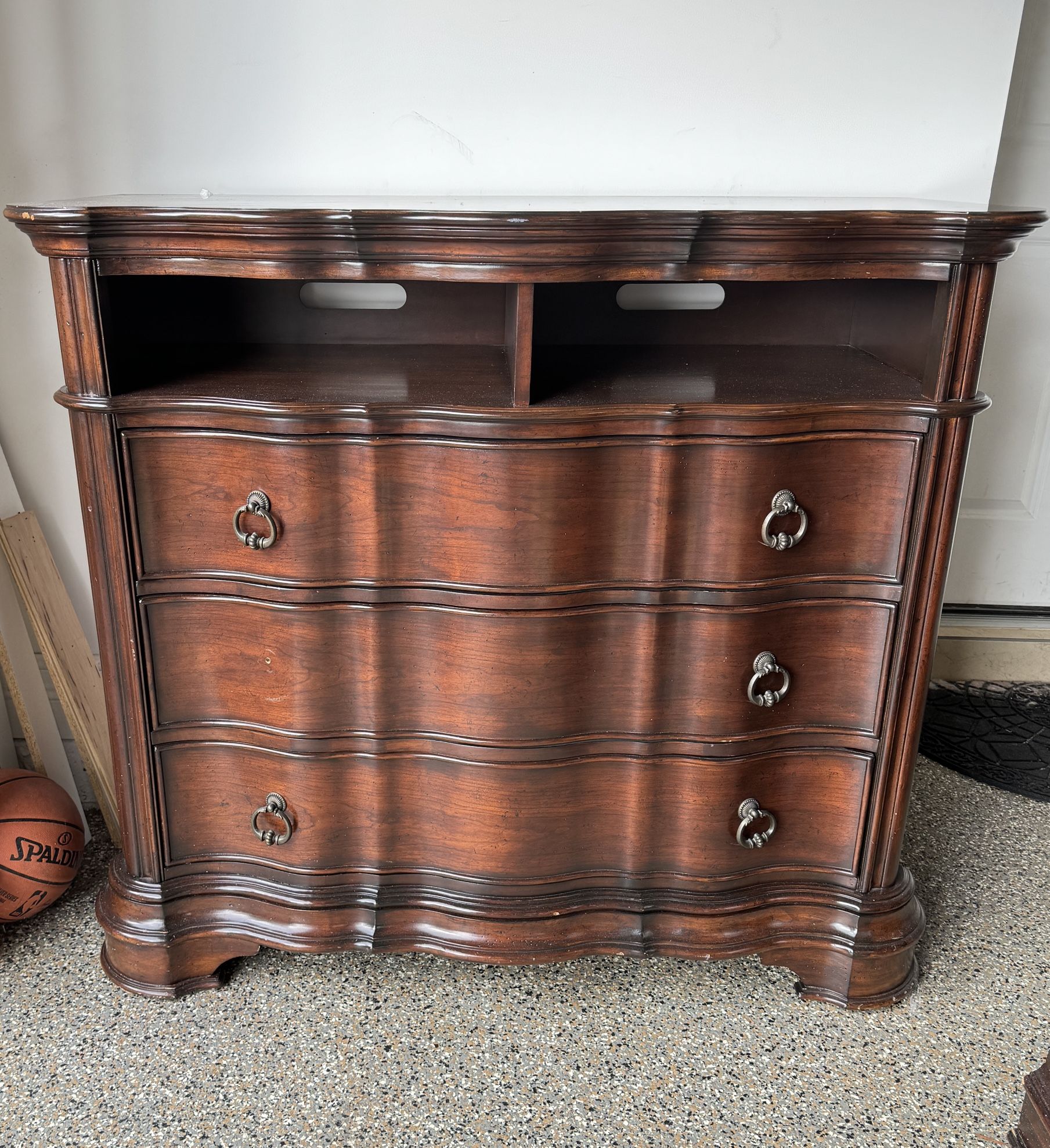 Draw Dresser and Tv Stand