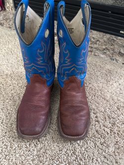 Cody James boy boots size 2