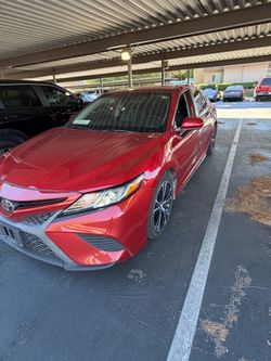 2020 Toyota Camry se