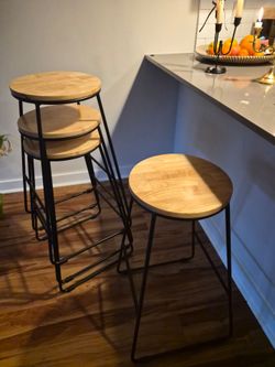 4 bar stools