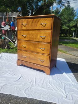 Rock Maple 4 Drawers Dresser.