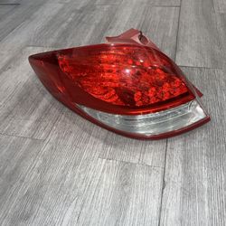 13-17 HYUNDAI VELOSTER REAR LEFT LH TAILLIGHT OEM 92401-2V120 #1565