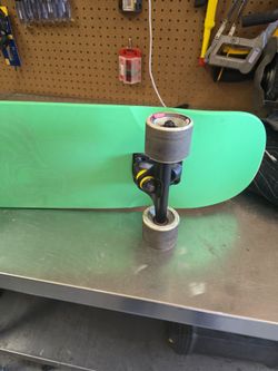 Landyachtz skate board