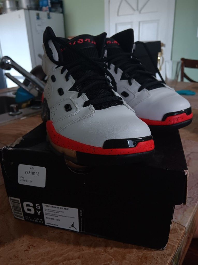 Jordan's Size 6.5y