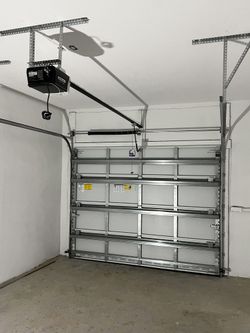 Special Offer: Chamberlain & LiftMaster Garage Door Opener Installation – $200 Flat!