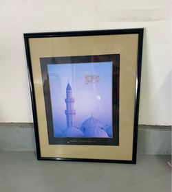 Free Large, Framed Medina at Dusk Photo