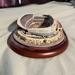 CHICAGO BEARS STADIUM SOLDIER FIELD  Danbury Mint 