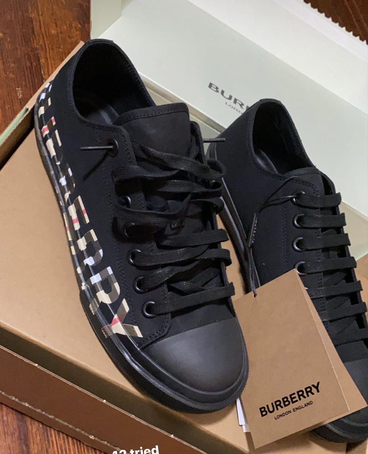 Burberry vintage shoes