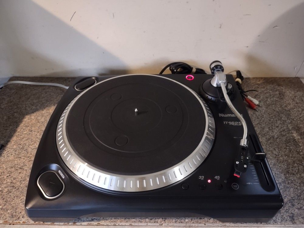 Numark Direct Drive Turntable 
