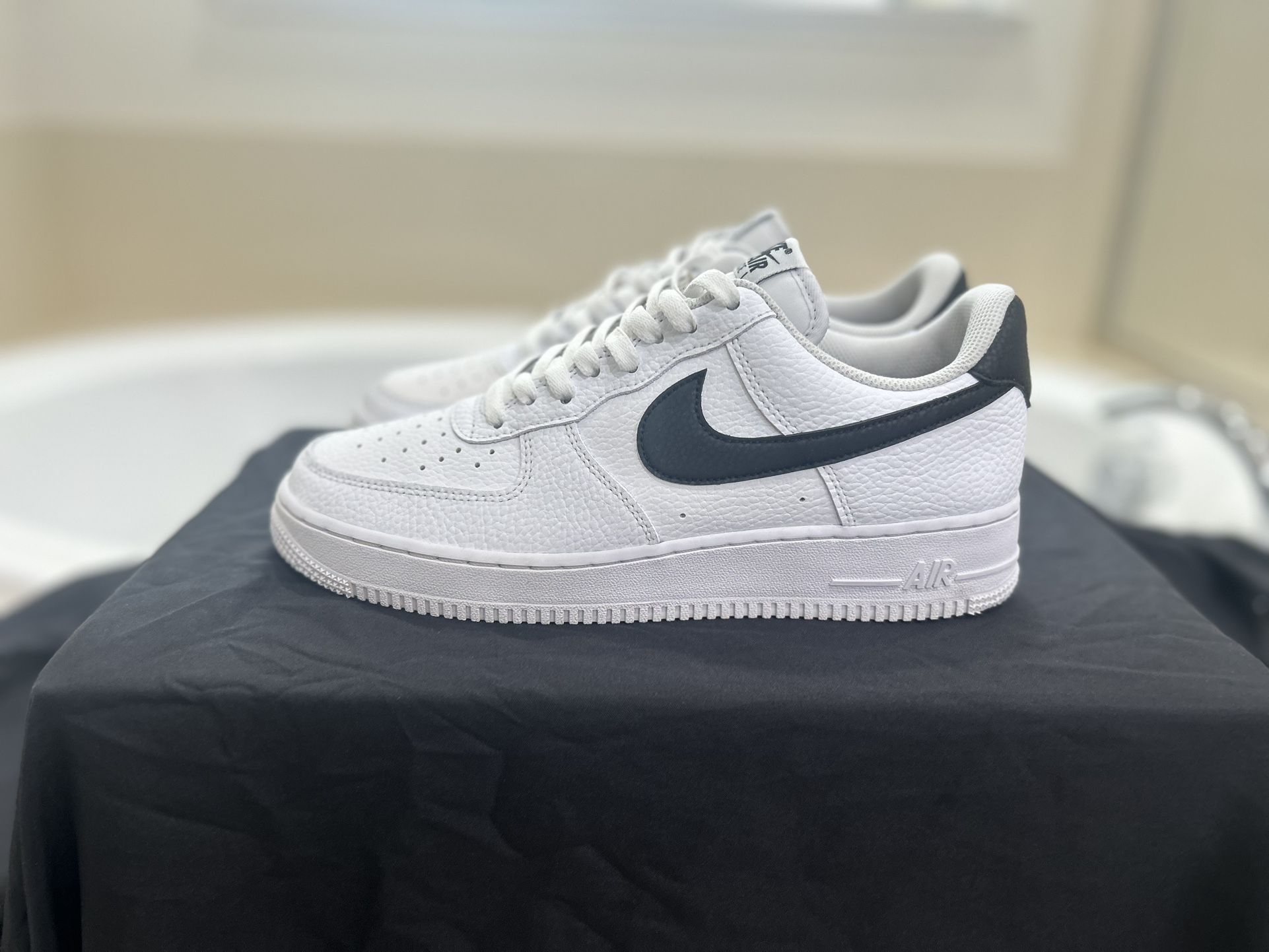 Nike Air Force One Size 9.m. 99$ Obo