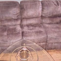 And Also A Dryer Also Family Size  Bench Style Table & Full Size Gray Bedframe  And A Dryer